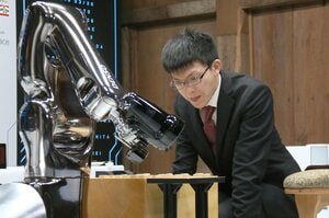 「藤井聡太15歳の歴史的対局、記録係は伊藤匠だった」「順位戦終局が23時以降だと…」“記録係不足問題”の将棋界、リアルな日当・仕事量