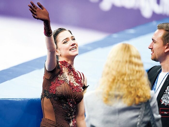 メドベデワのトロント移籍は、元コーチへの敬意が決め手に。～羽生結弦と同じオーサーのもとで4年後を目指す～＜Number Web＞ photograph by Asami Enomoto/JMPA