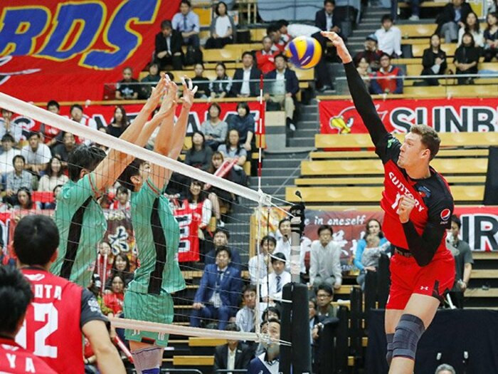 新生Vリーグは客層が変わった！「社員のもの」から真の興行へ。＜Number Web＞ photograph by Kyodo News