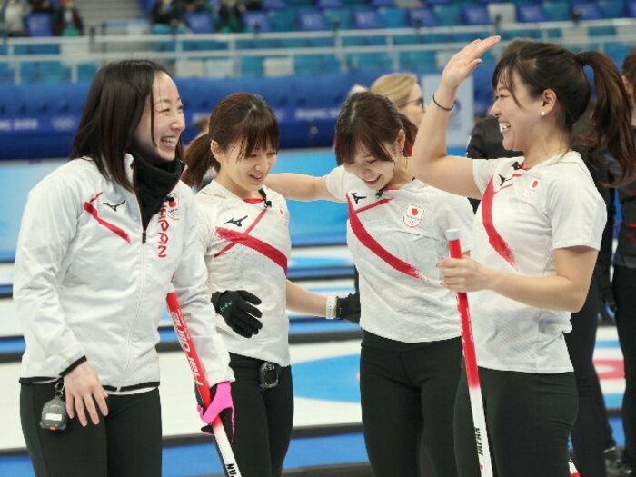 「ロコ・ソラーレには“投げにくさ”が皆無」「韓国戦はケミストリー対決に」好発進のカーリング女子を元五輪代表・金村萌絵が解説<Number Web> photograph by JIJI PRESS