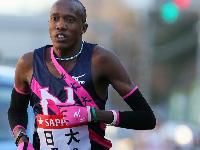 「信じられない」箱根駅伝で“伝説の20人抜き”はなぜ起きたのか？ 4年間の箱根路で「合計50人抜いた」ケニアのごぼう抜き男を覚えているか＜Number Web＞ photograph by AFLO