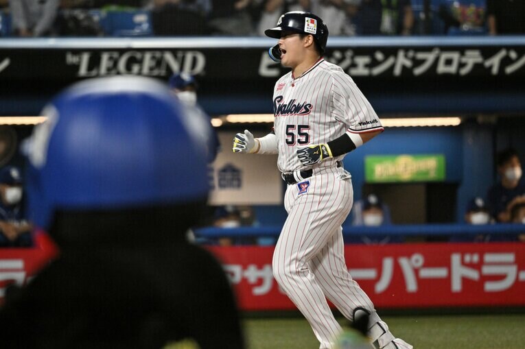 最年少50号のホームイン　©Hideki Sugiyama