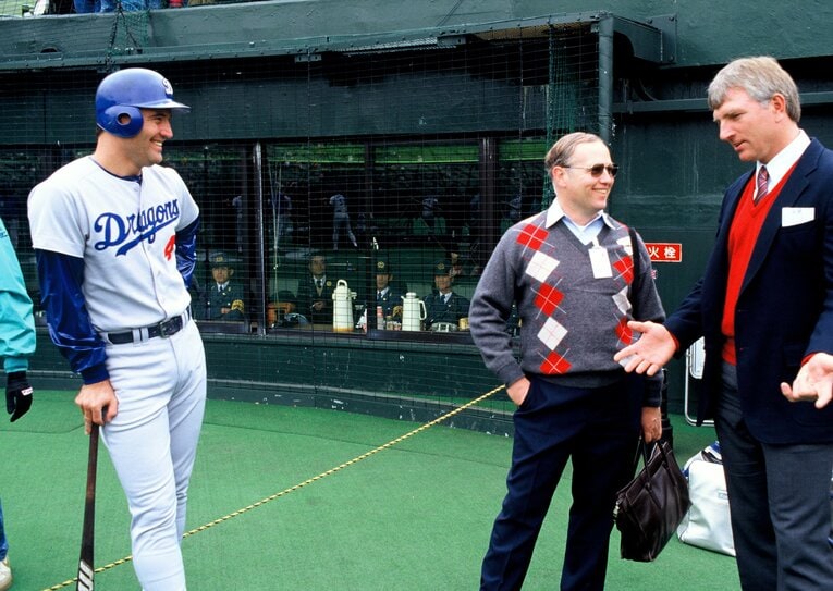 1988年日本シリーズ前、右が元中日のケン・モッカ、左がゲーリー・レシッチ　©Naoya Sanuki