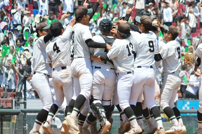 今夏、春夏通じて初の甲子園出場を決めた市立福山ナイン　©JIJI PRESS