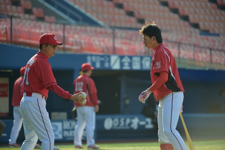 新井コーチの広島時代　©Sports Graphic Number