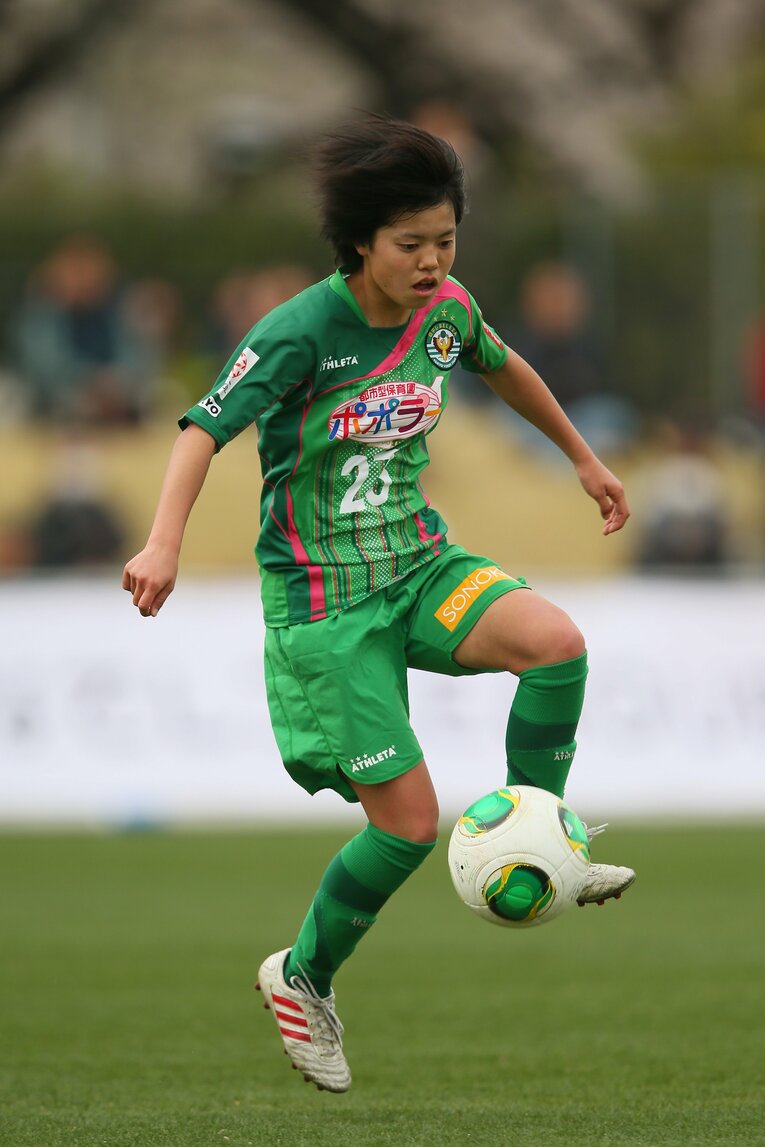 高校生の頃にトップチームにデビューした長谷川唯（2013年3月）©️YUTAKA/AFLO SPORT