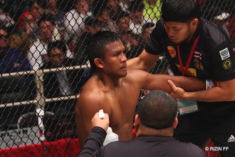 ブアカーオ・バンチャメークvs.木村“フィリップ”ミノル　©RIZIN FF
