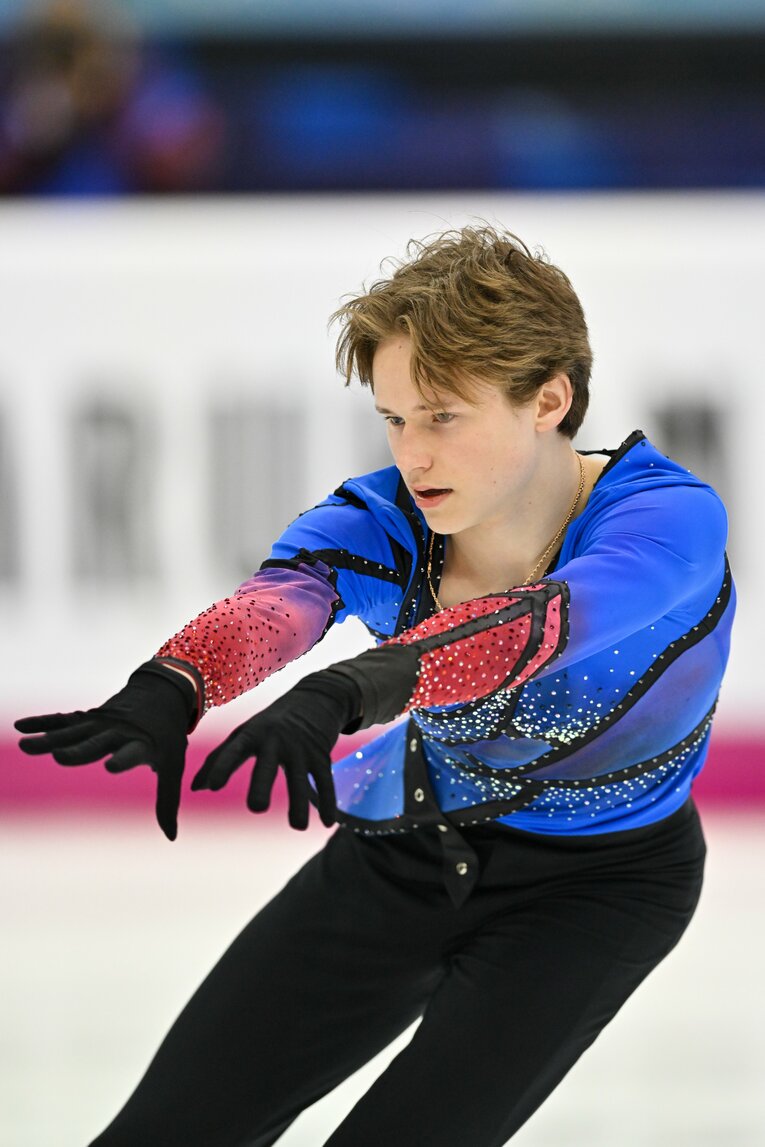 18歳のイリア・マリニンはフリースケーティングで4回転アクセルを決めるなど見事な演技で3位に食い込んだ　©︎AFLO